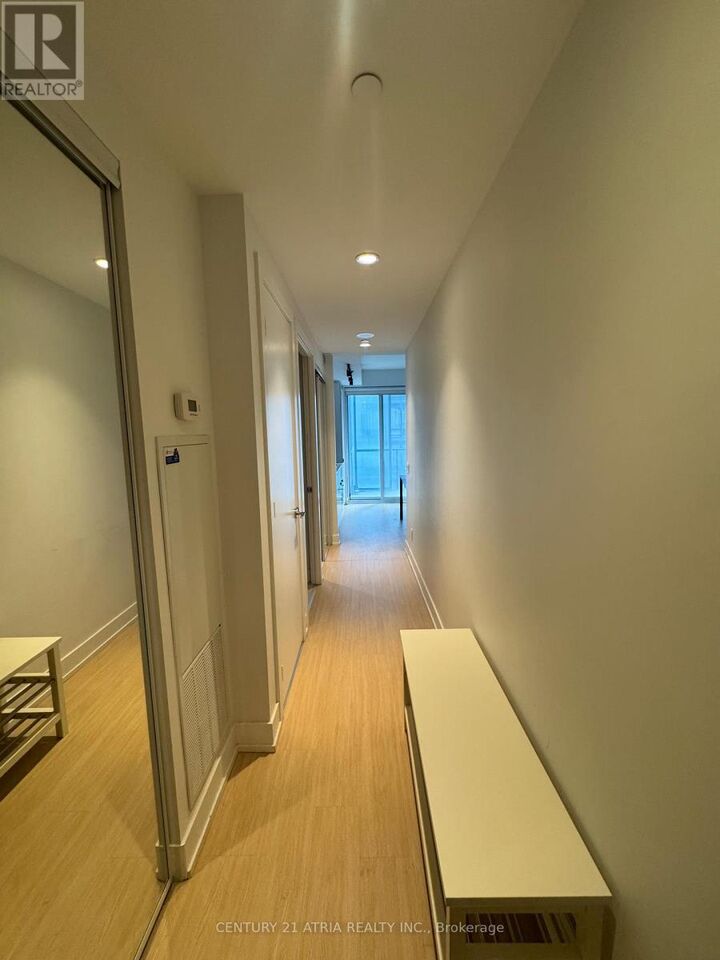 Property Photo: 7 Grenville Street 2402 ON M4Y 0E9