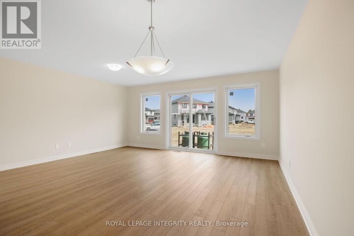 Property Photo: 116 Dowdall Circle ON K7C 0S4