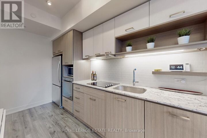 Property Photo:  170 Chiltern Hill Road 306  ON M6C 0A9 