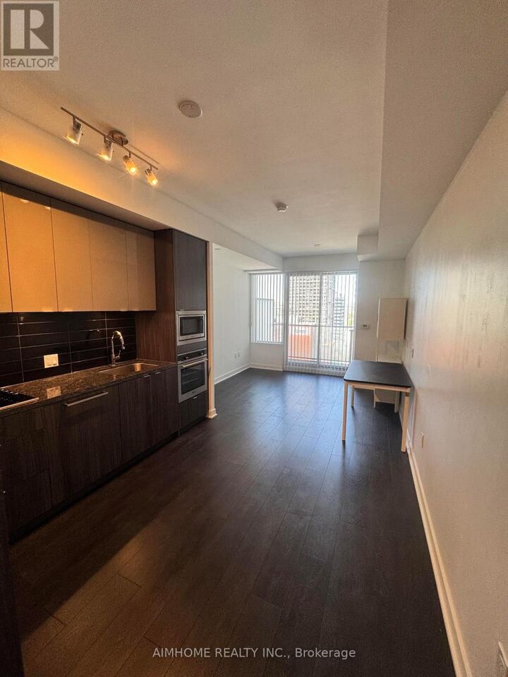 Property Photo:  115 Blue Jays Way 2210  ON M5V 3T3 
