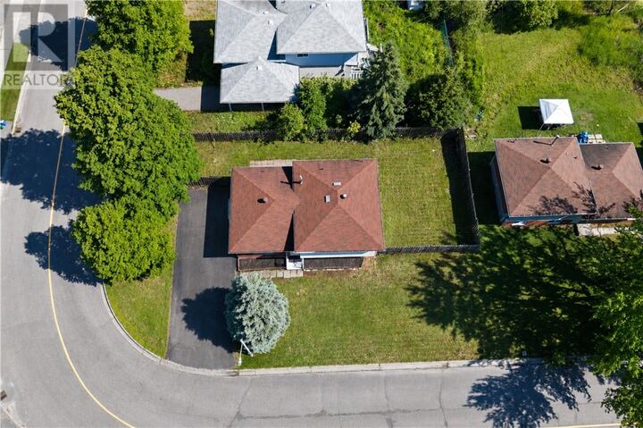 Property Photo: 1290 Lillian Boulevard ON P3A 2R7
