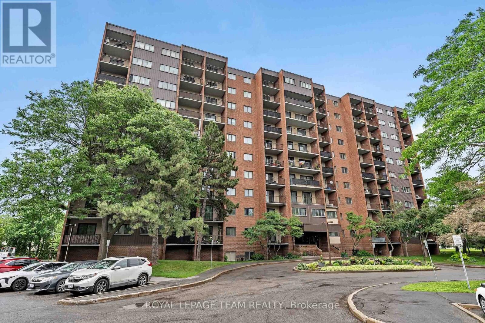 Property Photo: 2630 Southvale Crescent 214 ON K1B 4S8