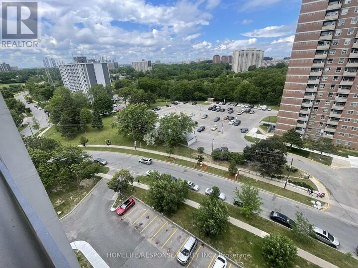 Property Photo:  10 Tobermory Drive 1203  ON M3N 2Y5 