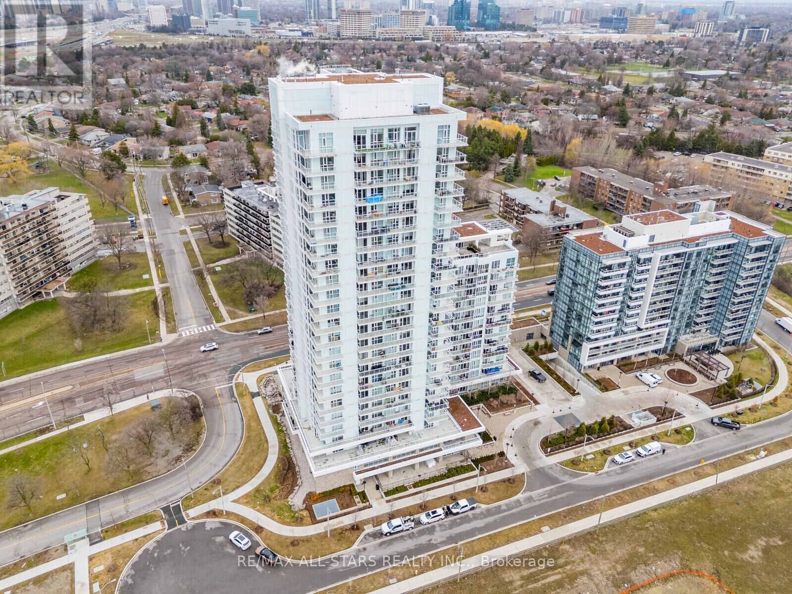Property Photo: 10 Deerlick Court 605 ON M3A 0A7