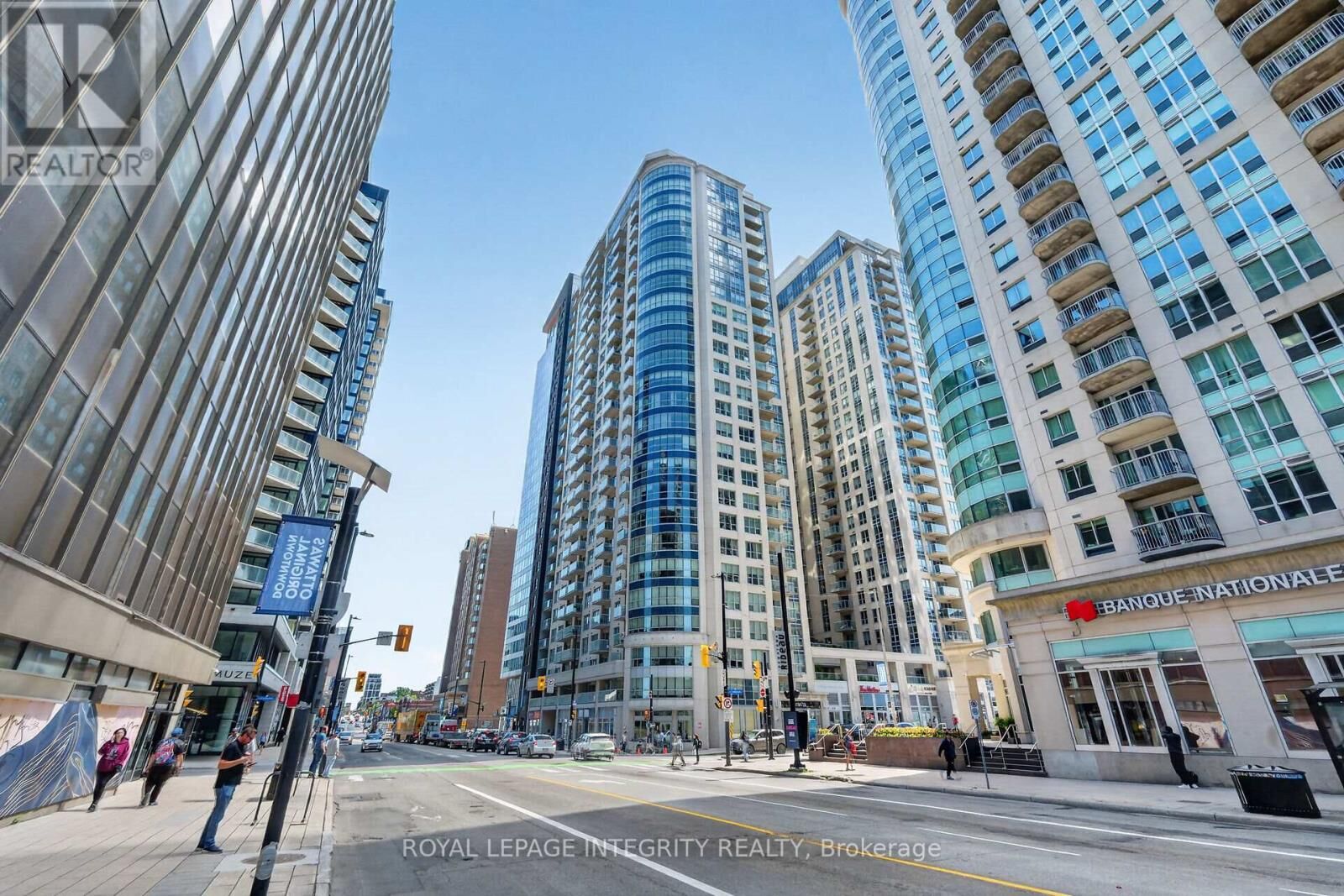 Property Photo:  242 Rideau Street 2505  ON K1N 0B7 