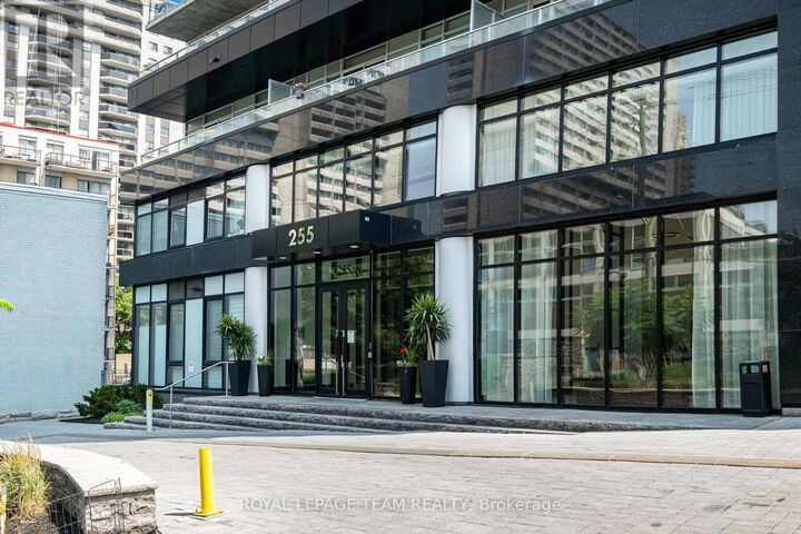 Property Photo:  255 Bay Street 714  ON K1R 0C5 