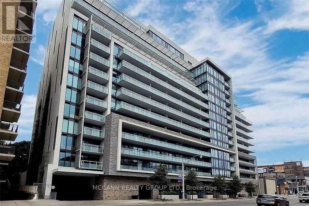 Property Photo: 3018 Yonge Street Uph8 ON M4N 0A5