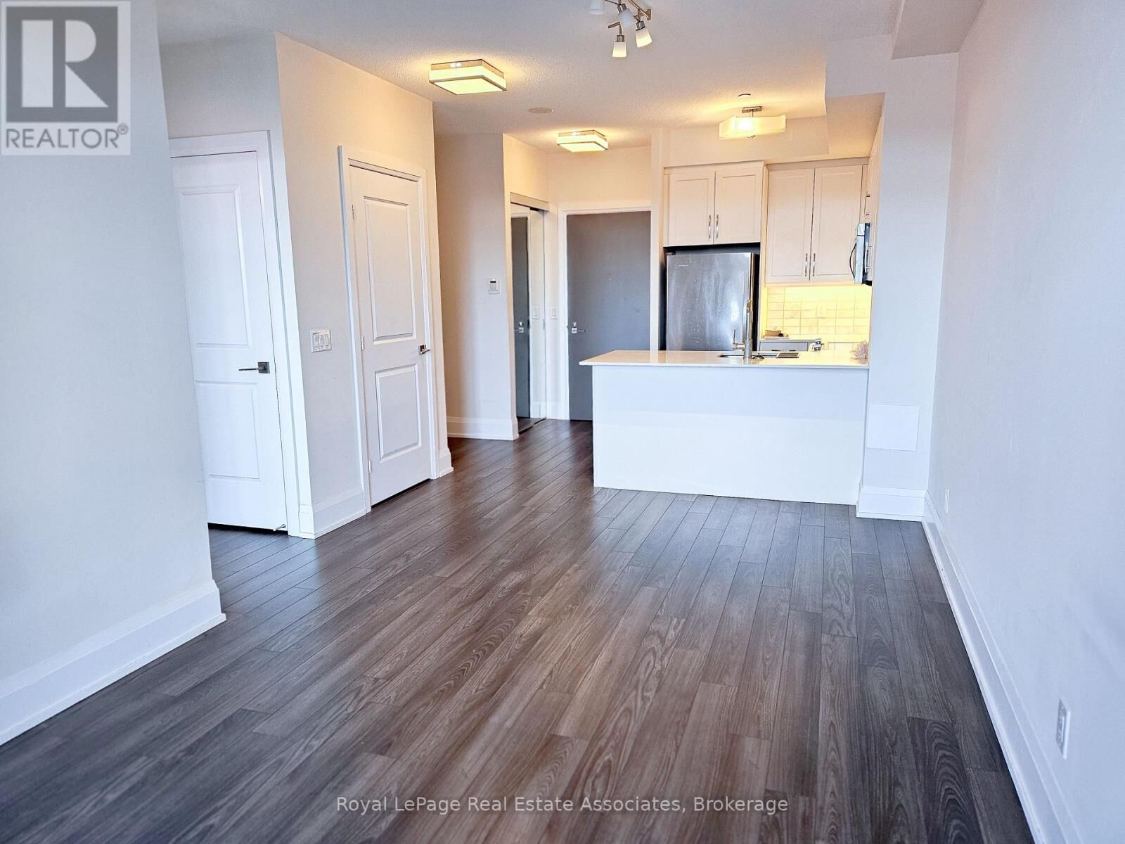Property Photo: 1 Old Mill Drive 807 ON M6S 0A1