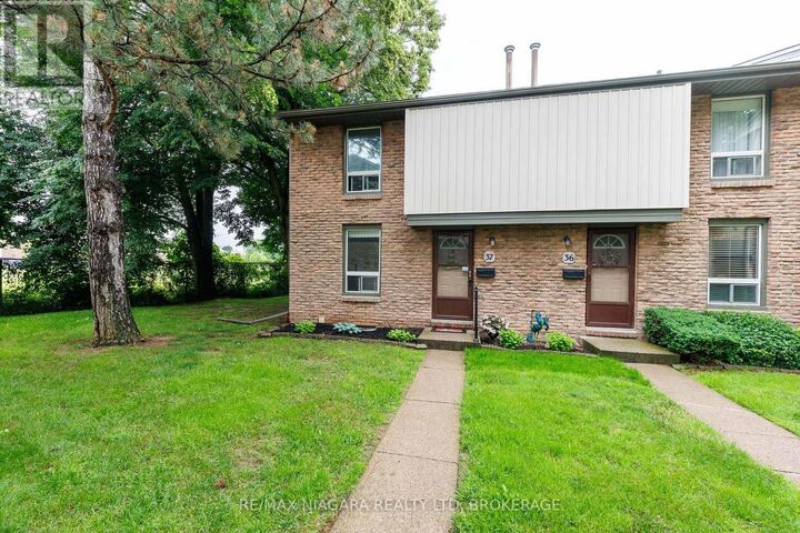 Property Photo: 302 Vine Street 37 ON L2M 7M6