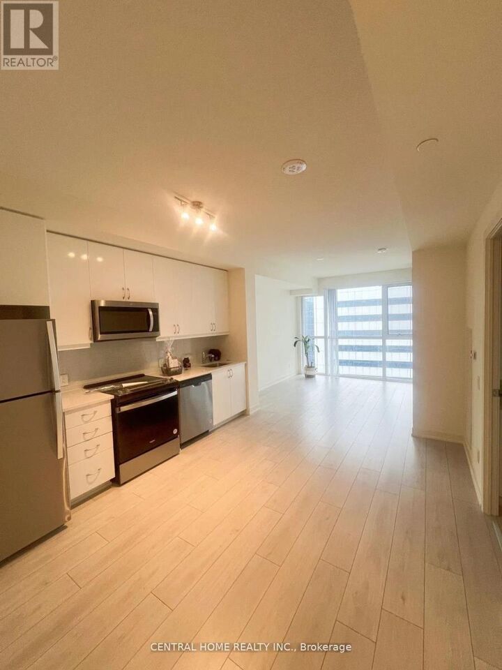 Property Photo: 4955 Yonge Street 2815 ON M2N 0L8