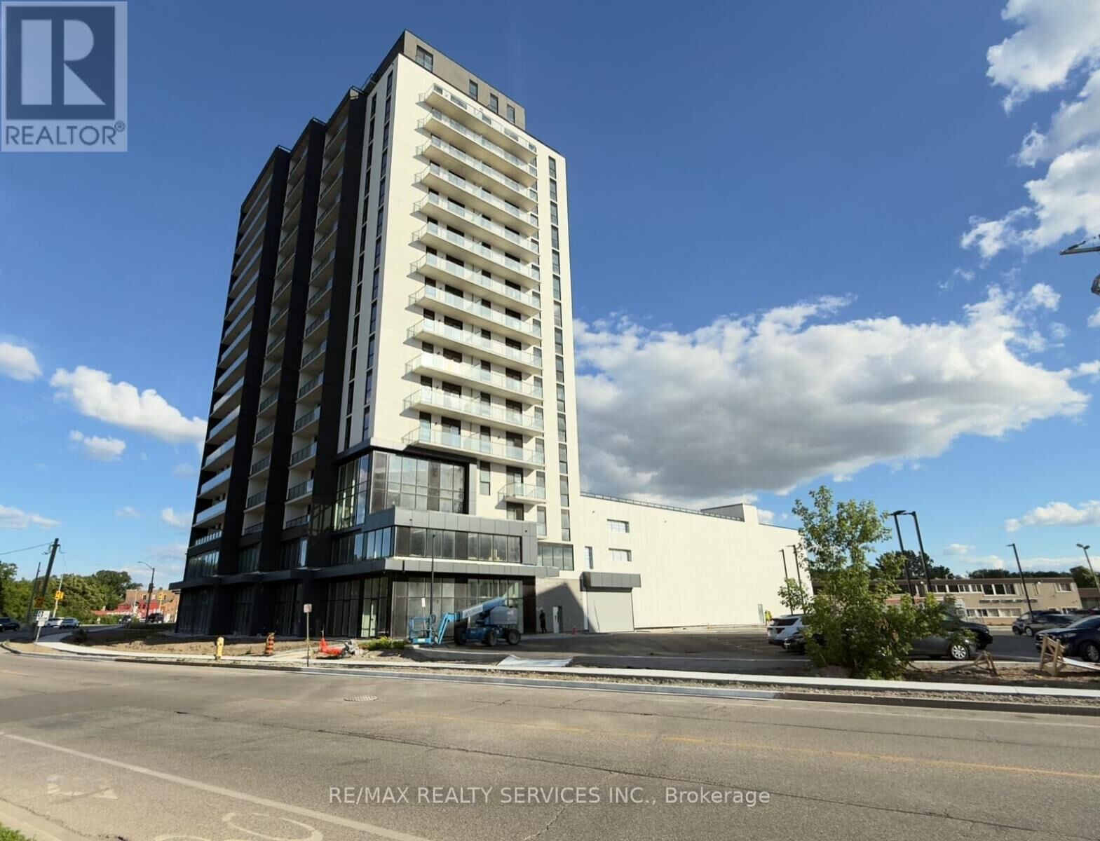 Property Photo:  33 Erie Avenue 1403  ON N3S 2E7 