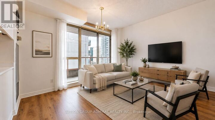 Property Photo:  736 Bay Street 1107  ON M5G 1N6 