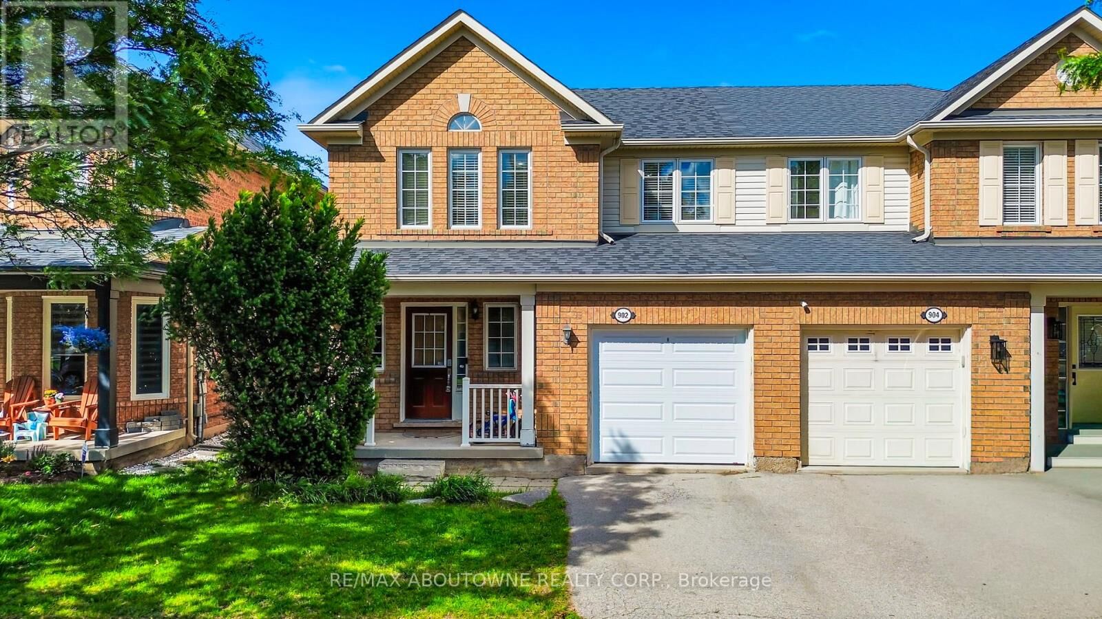 Property Photo: 902 Gazley Circle ON L9T 6L7