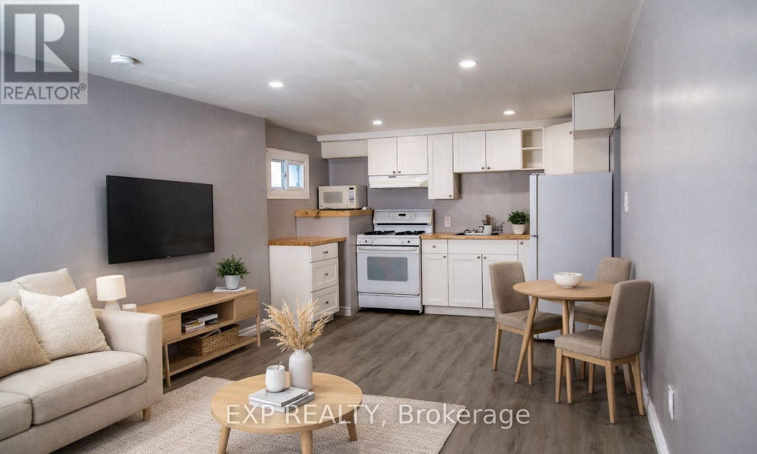 Property Photo:  106 South Street East Lower  ON N5H 1P8 