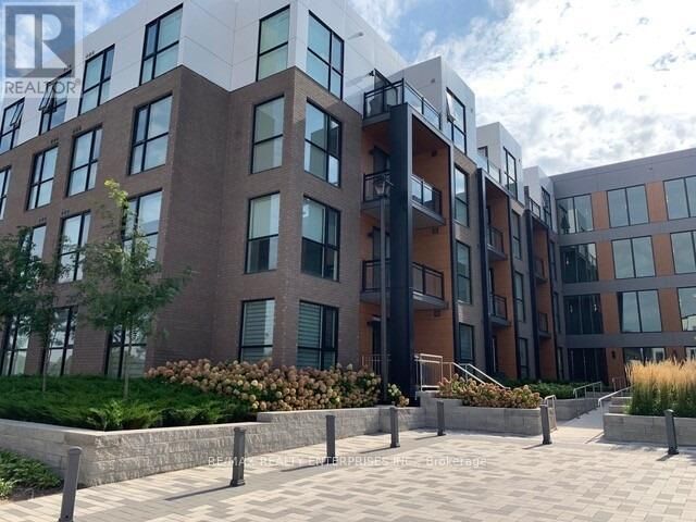 Property Photo: 210 Sabina Drive 111 ON L6H 0W6