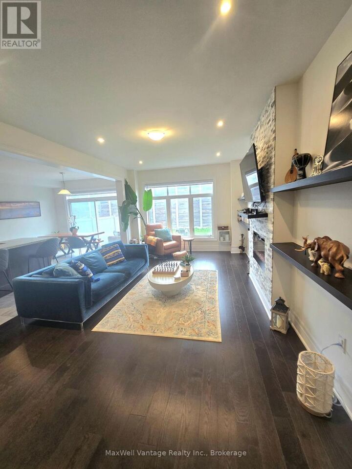 Property Photo: 24 Tatton Court ON L7B 0C3