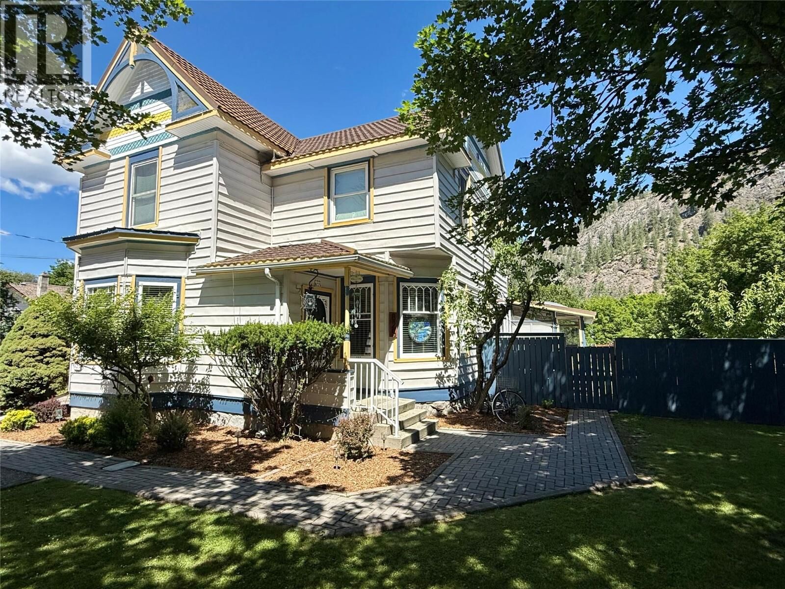 Property Photo:  825 Central Avenue  BC V0H 1H0 