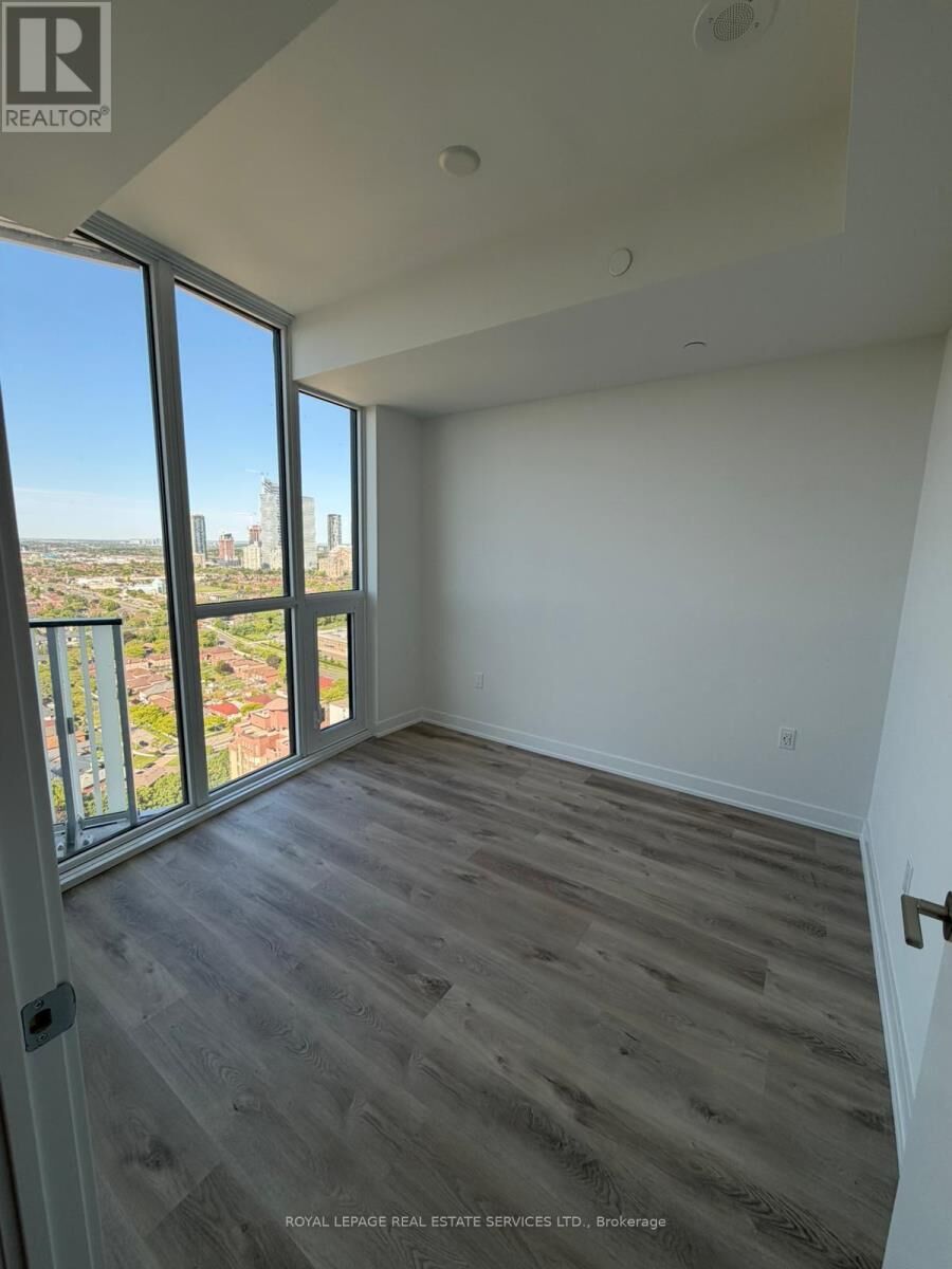 Property Photo: 1 Fairview Road East 3110 ON L5A 4C6