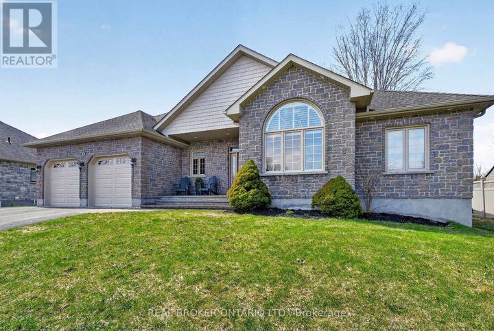 Property Photo:  12 Penny Lane  ON K0C 1P0 