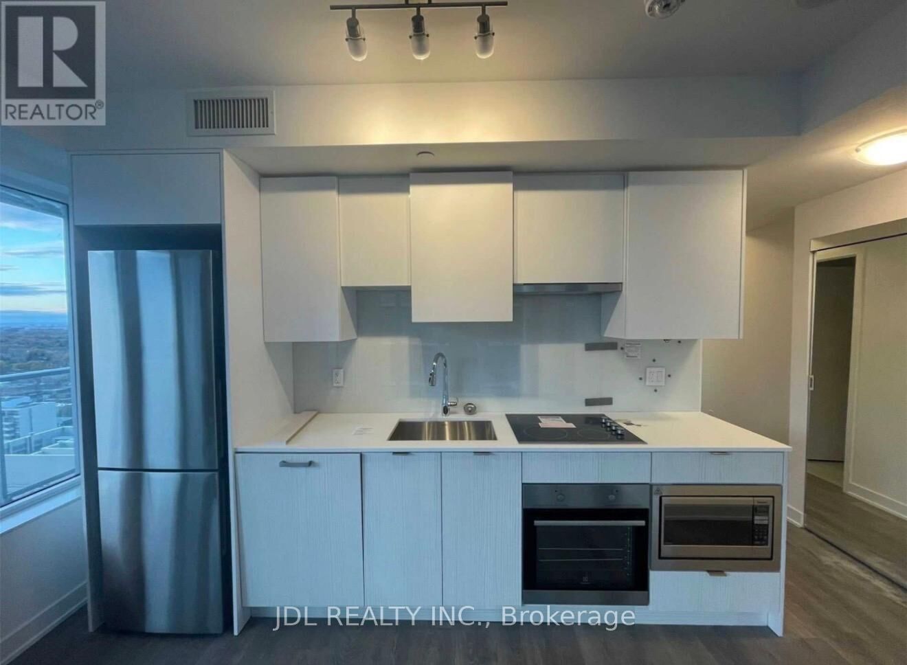 Property Photo:  99 Broadway Avenue 3009  ON M4P 0E3 