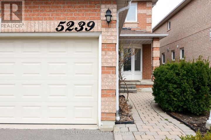Property Photo:  5239 River Forest Court  ON L5V 2C6 