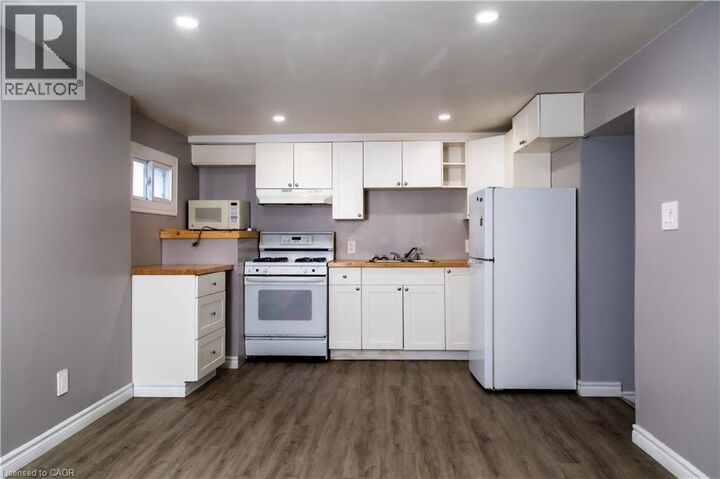 Property Photo:  106 South Street East Lower  ON N5H 1P8 