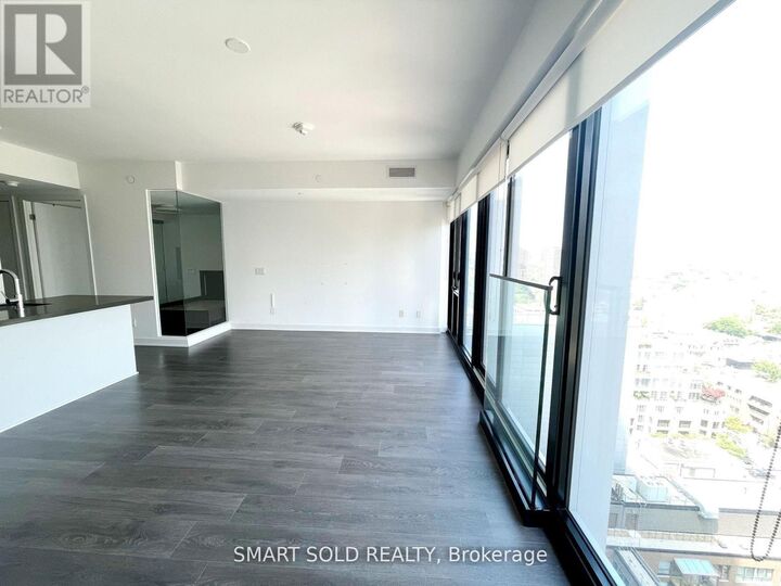 Property Photo:  188 Cumberland Street 2004  ON M5R 0B6 