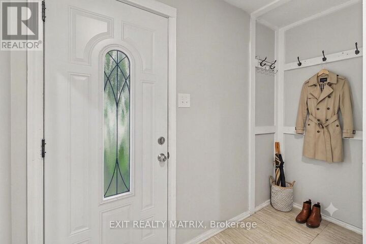 Property Photo:  1661 Heron Road 3  ON K1V 6A3 