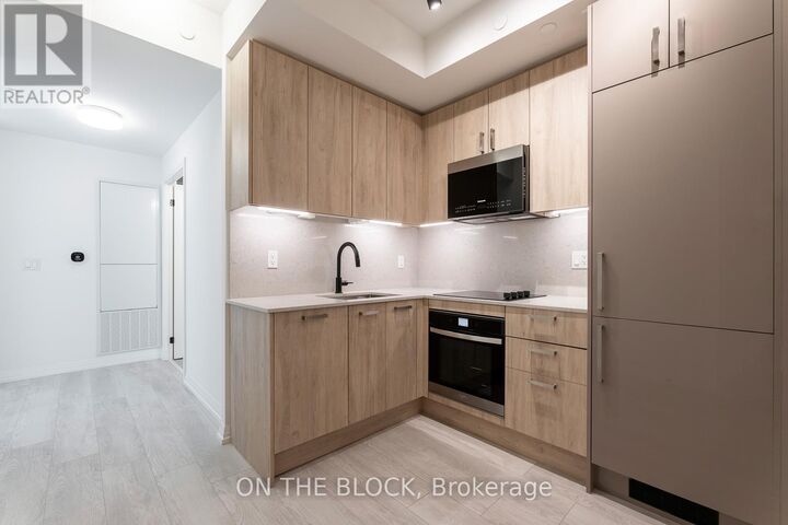 Property Photo:  280 Dundas Street West 513  ON M4T 1V4 