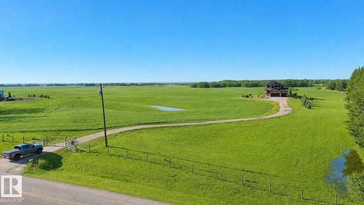 1423 Twp Road 512 — photo 1
