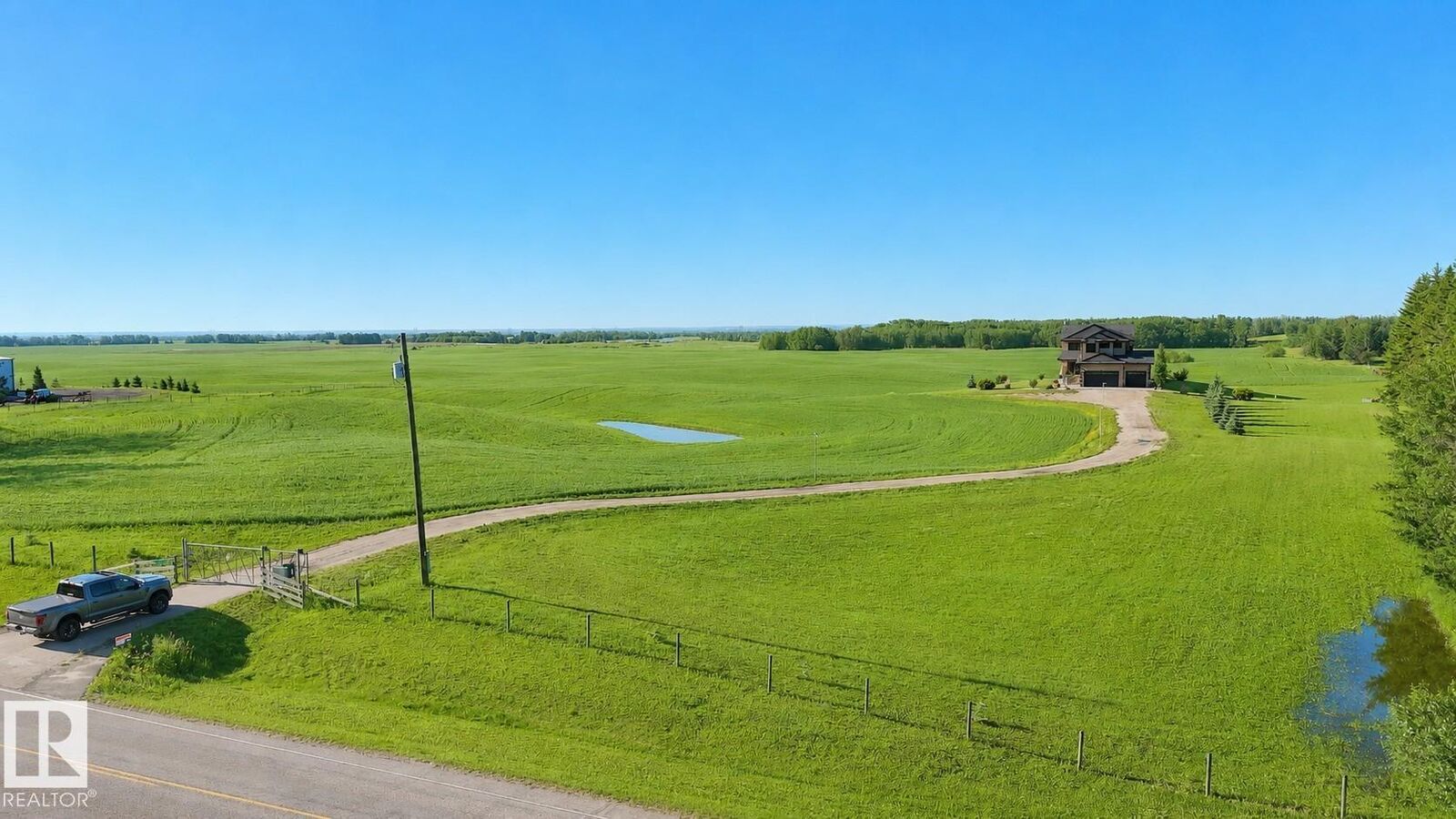 Property Photo: 1423 Twp Road 512 AB T7Y 2N8