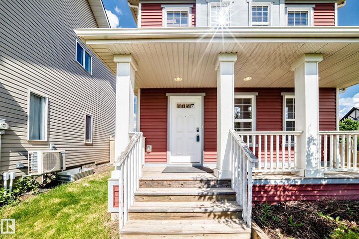 Property Photo: 875 Chappelle Link Link SW AB T6W 2W3
