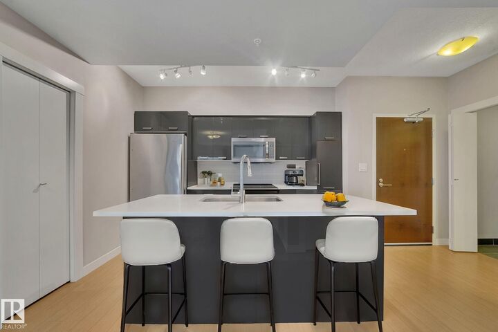 Property Photo: 10410 102 Avenue NW 2107 AB T5J 0E9
