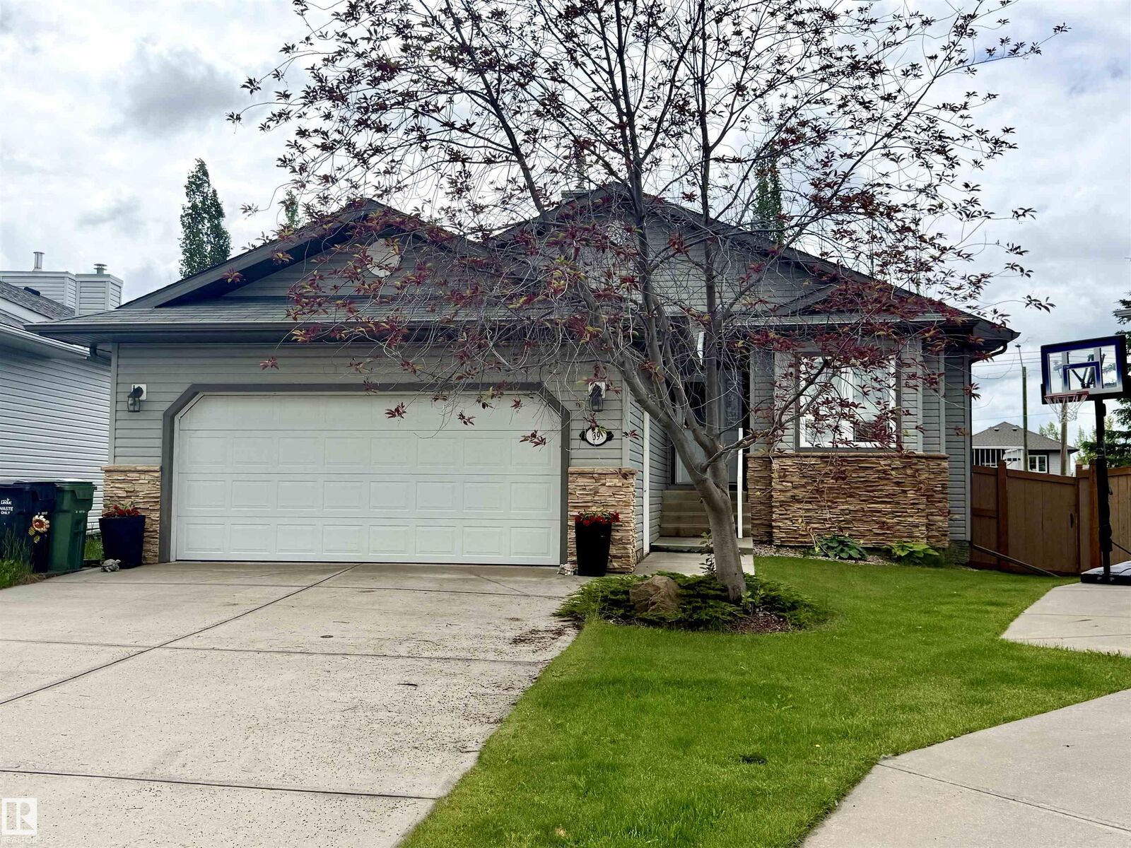 Property Photo:  39 Wilkinson Place  AB T9E 8N1 