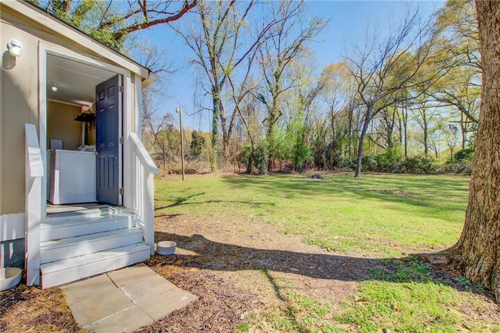 Property Photo:  411 Ash Street  GA 30655 