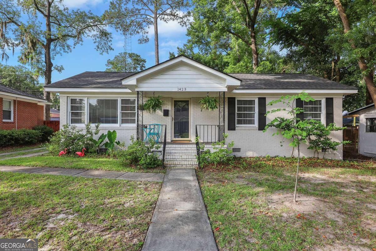 Property Photo:  1423 E 40th Street  GA 31404 