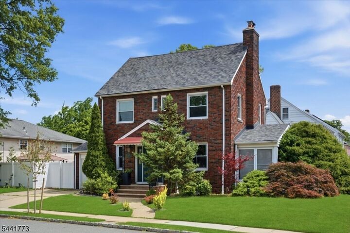 Property Photo:  459 Twin Oaks Rd  NJ 07083 