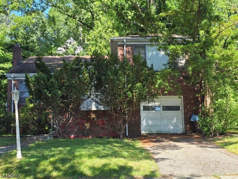 Property Photo:  3 Gilbert Pl  NJ 07052 
