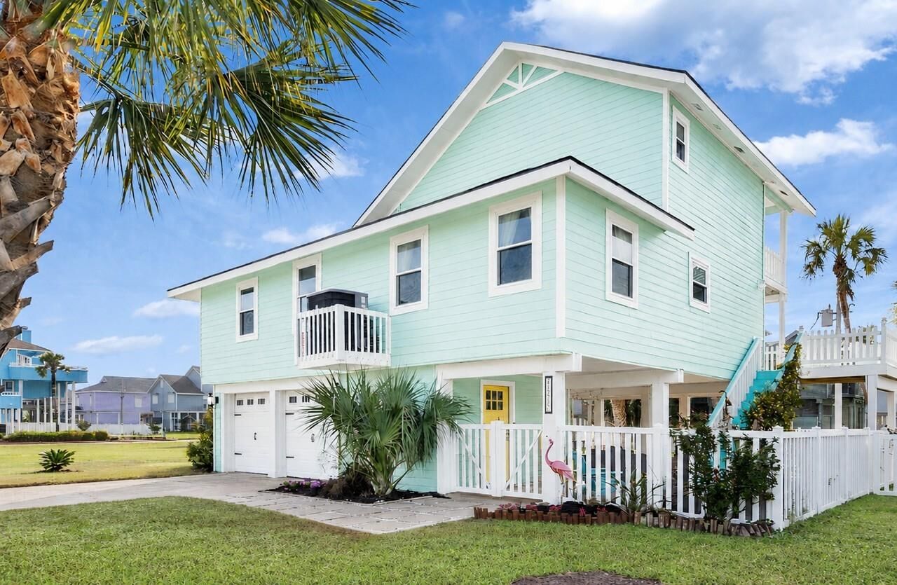 Property Photo:  13707 Pirates Beach Boulevard  TX 77554 