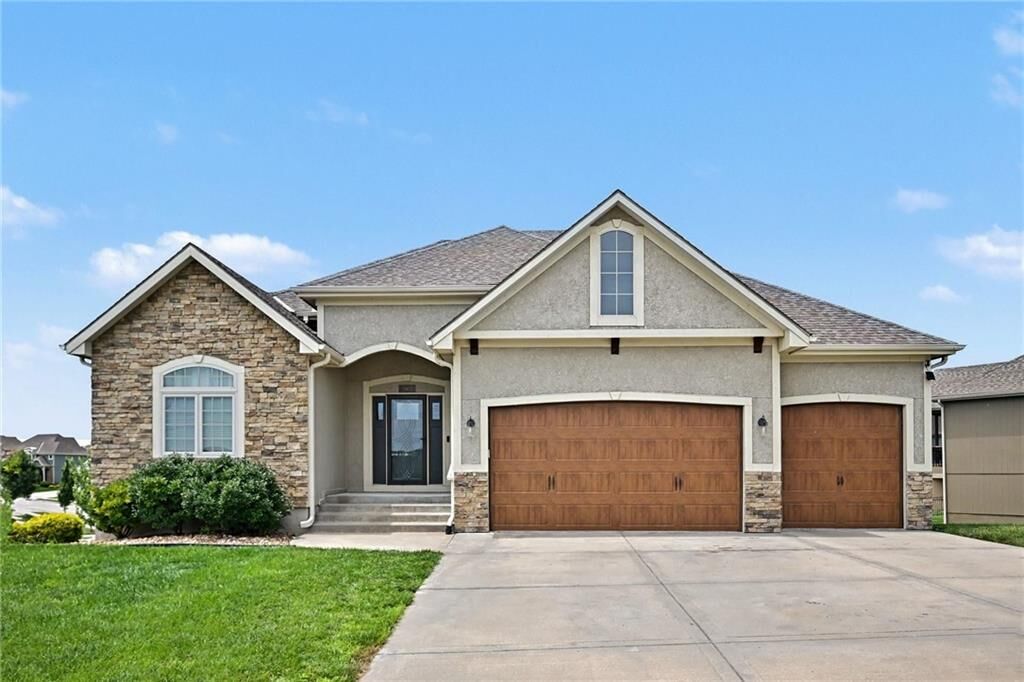 Property Photo:  9000 N Seymour Avenue  MO 64153 