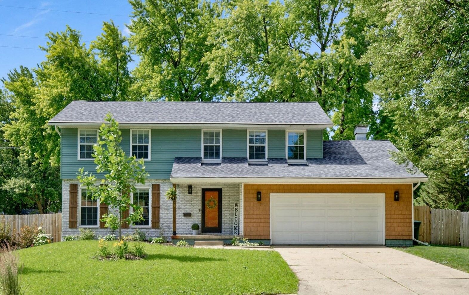 Property Photo: 1421 NW Pebble Drive IA 50023
