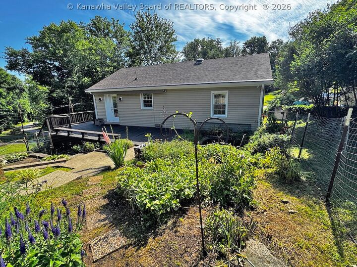 Property Photo:  845 Sweet Acres Drive  WV 25177 