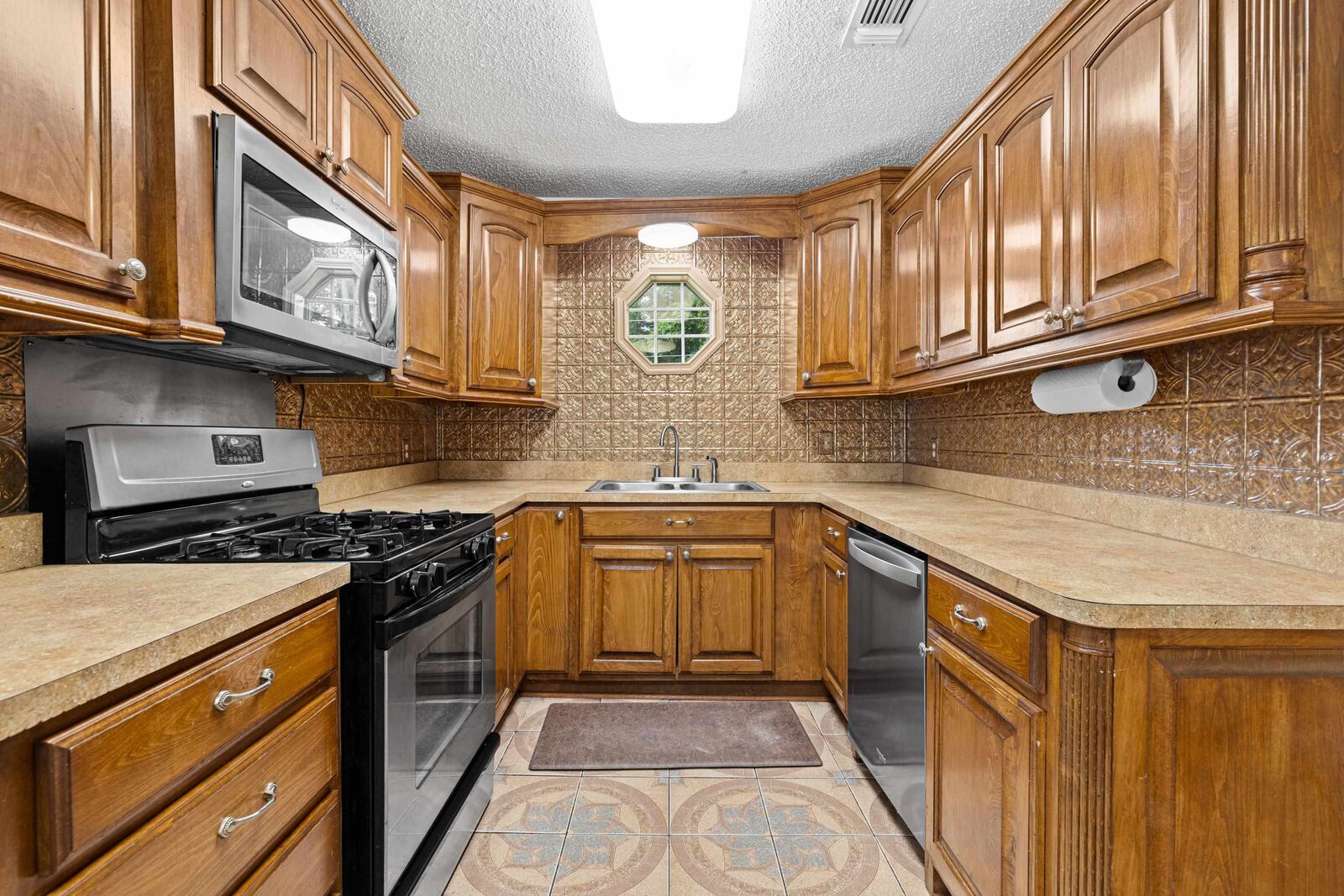 Property Photo:  1401 Miles Blvd.  TX 75662 
