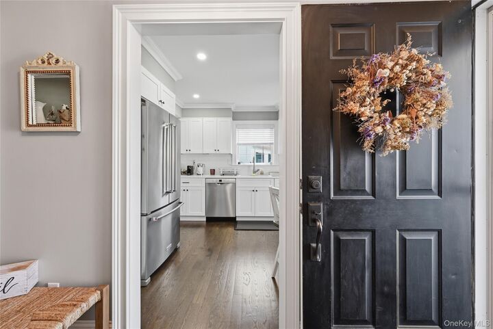 Property Photo:  169 Jay Court  NY 10518 