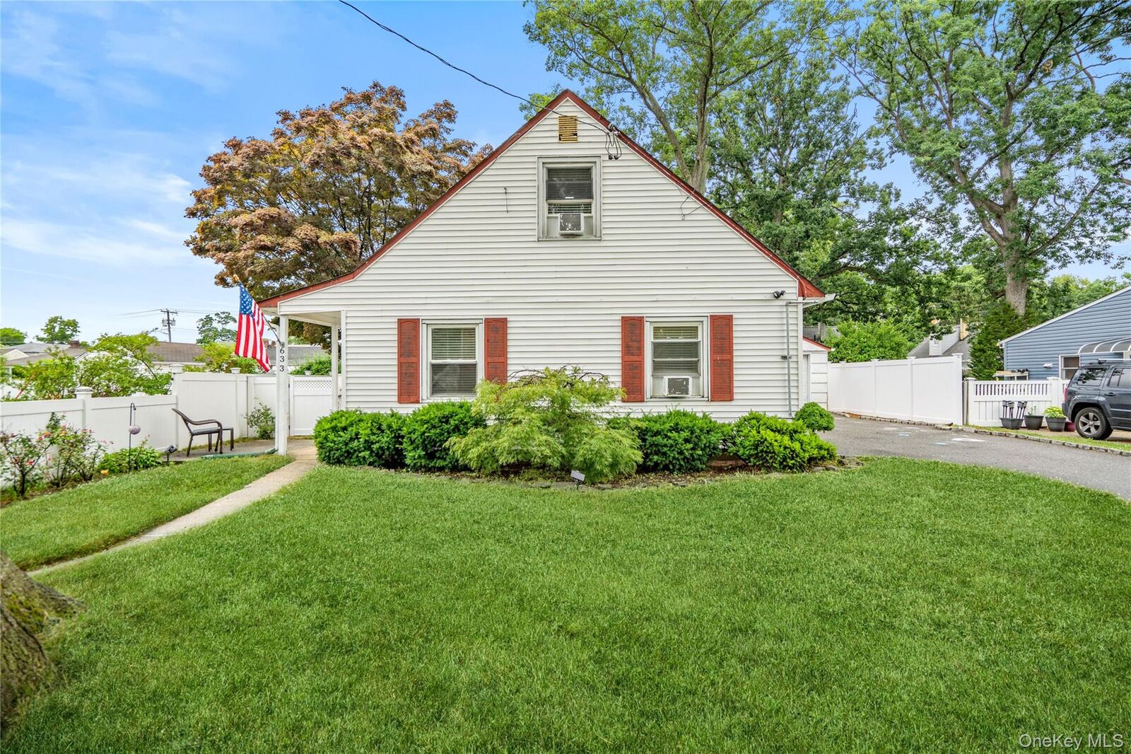 Property Photo: 633 Robin Court NY 11552