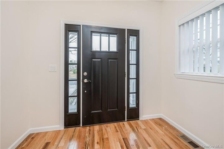 Property Photo:  11 Park Avenue  NY 10528 
