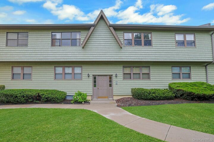 Property Photo:  32 Milford Lane 6D  NY 10901 