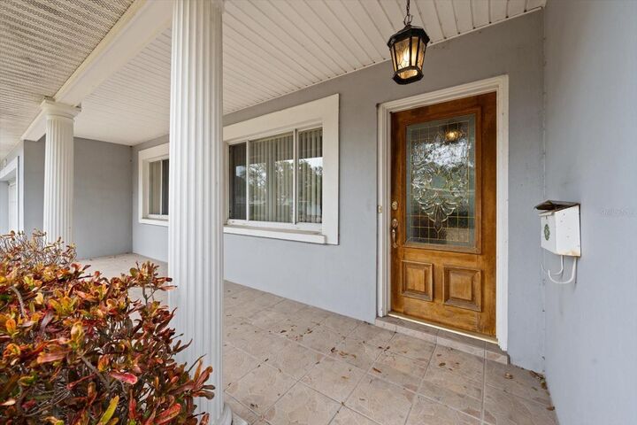Property Photo: 230 Garden Circle FL 33756