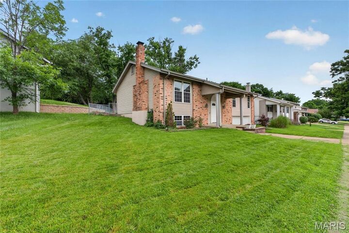 Property Photo:  1060 Pinrun Drive  MO 63011 