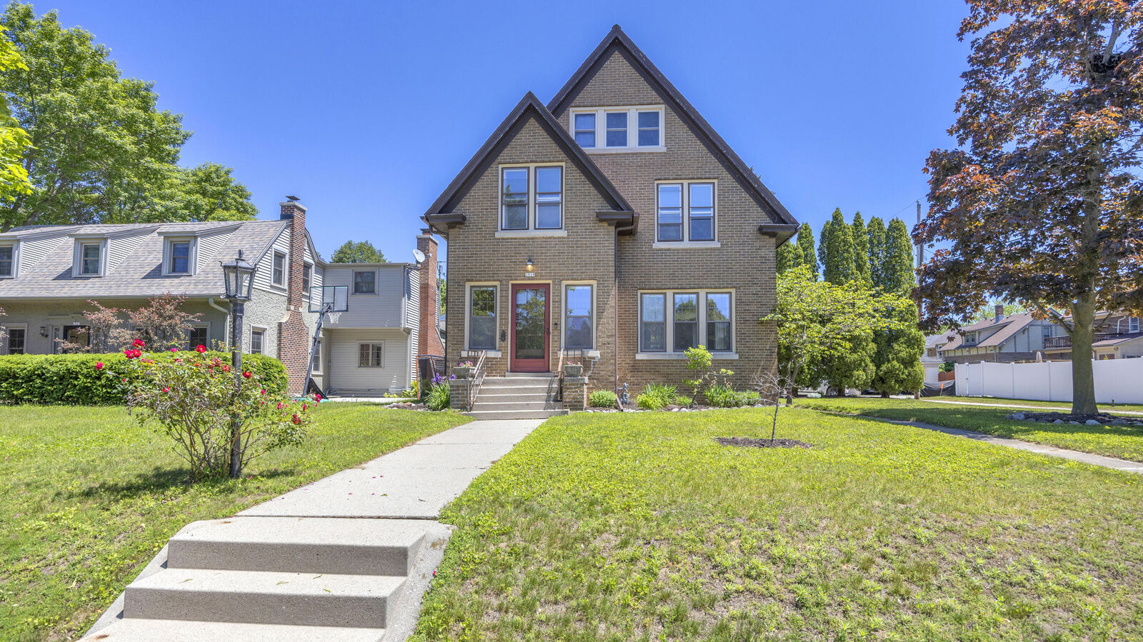 Property Photo:  1919 N 4th St  WI 53081 